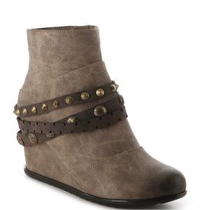 2 Lips Too Wedge Bootie in Taupe